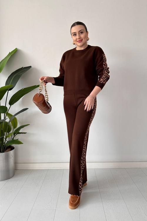 Ensemble Tiger – إطلالة عصرية جريئة